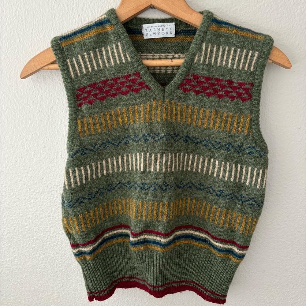 Barneys New York FairIsle Wool Sweater Vest M Scotland VNeck Vintage cottagecore